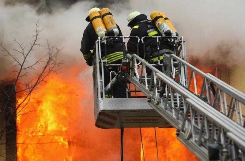 Tűz ütött ki egy ipari telepen Pécs határában